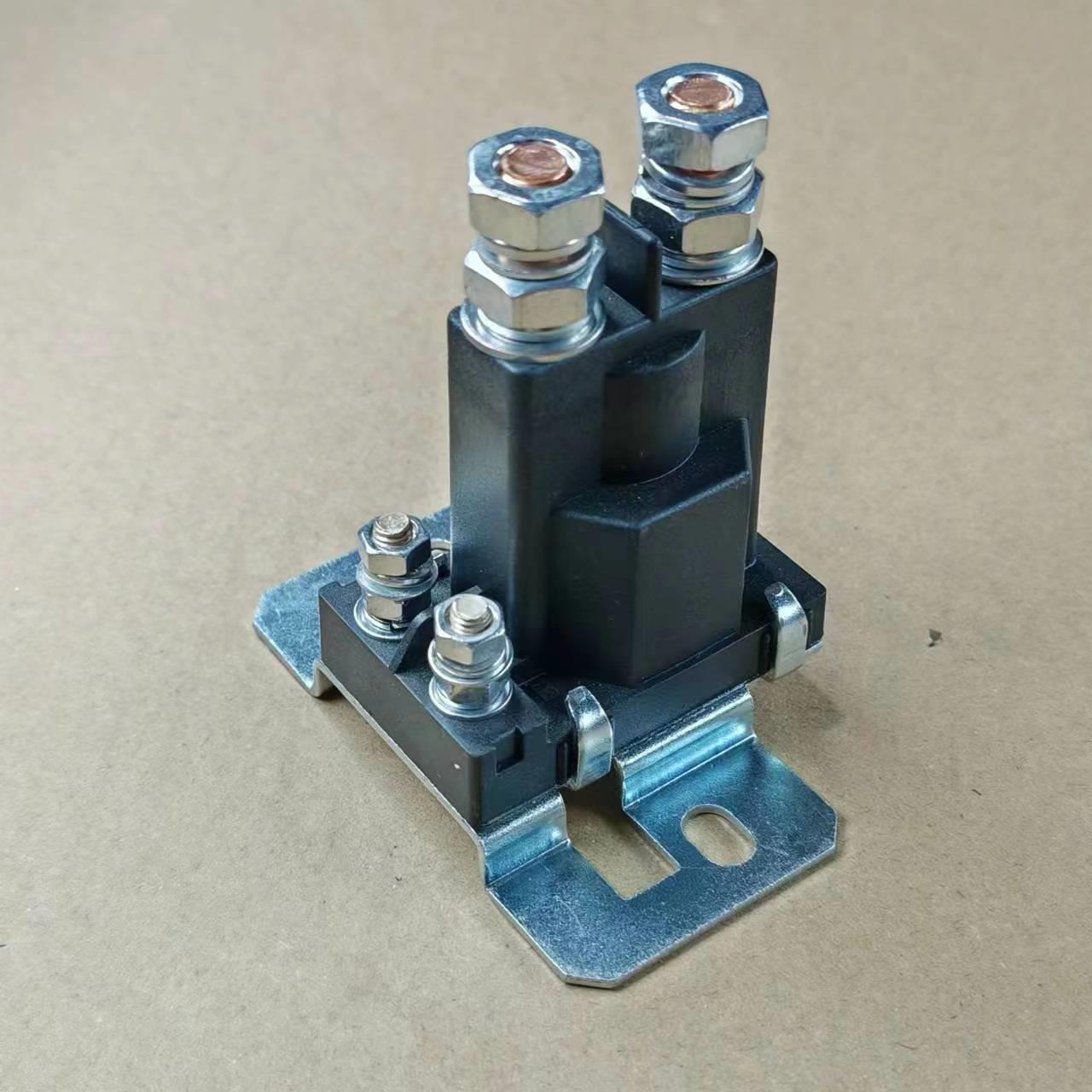 适用于康明斯马达启动继电器24V发电机工程机械开关500A房车改装