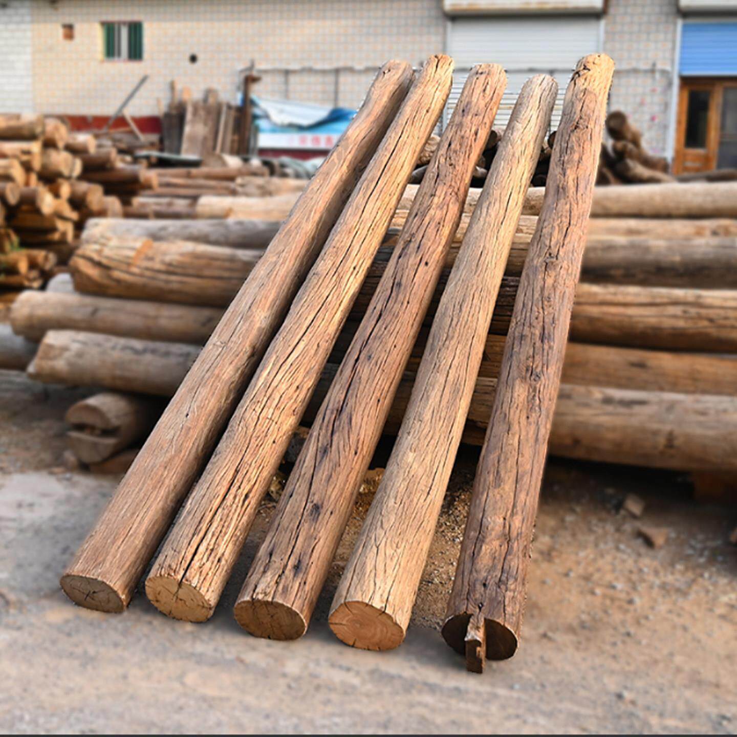 老榆木立柱原木柱子实木隔断装饰圆柱风化房梁防腐木老旧木头定制
