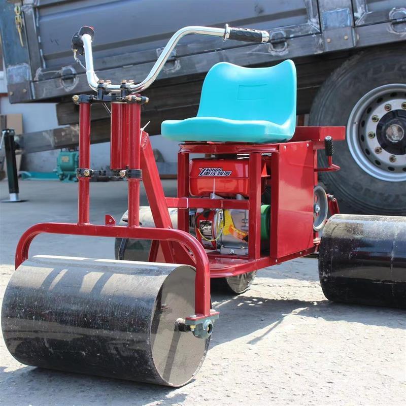 新款乘坐式汽油压地机柴