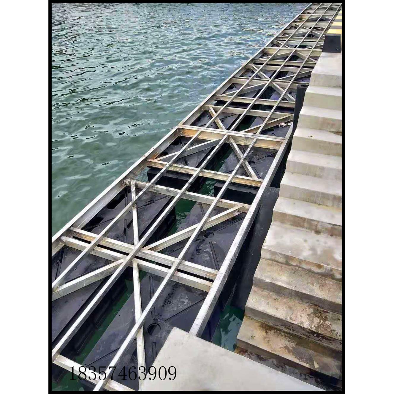 滚塑加工水上木屋搭建浮箱浮筒码头浮桥钓鱼台等塑料浮体