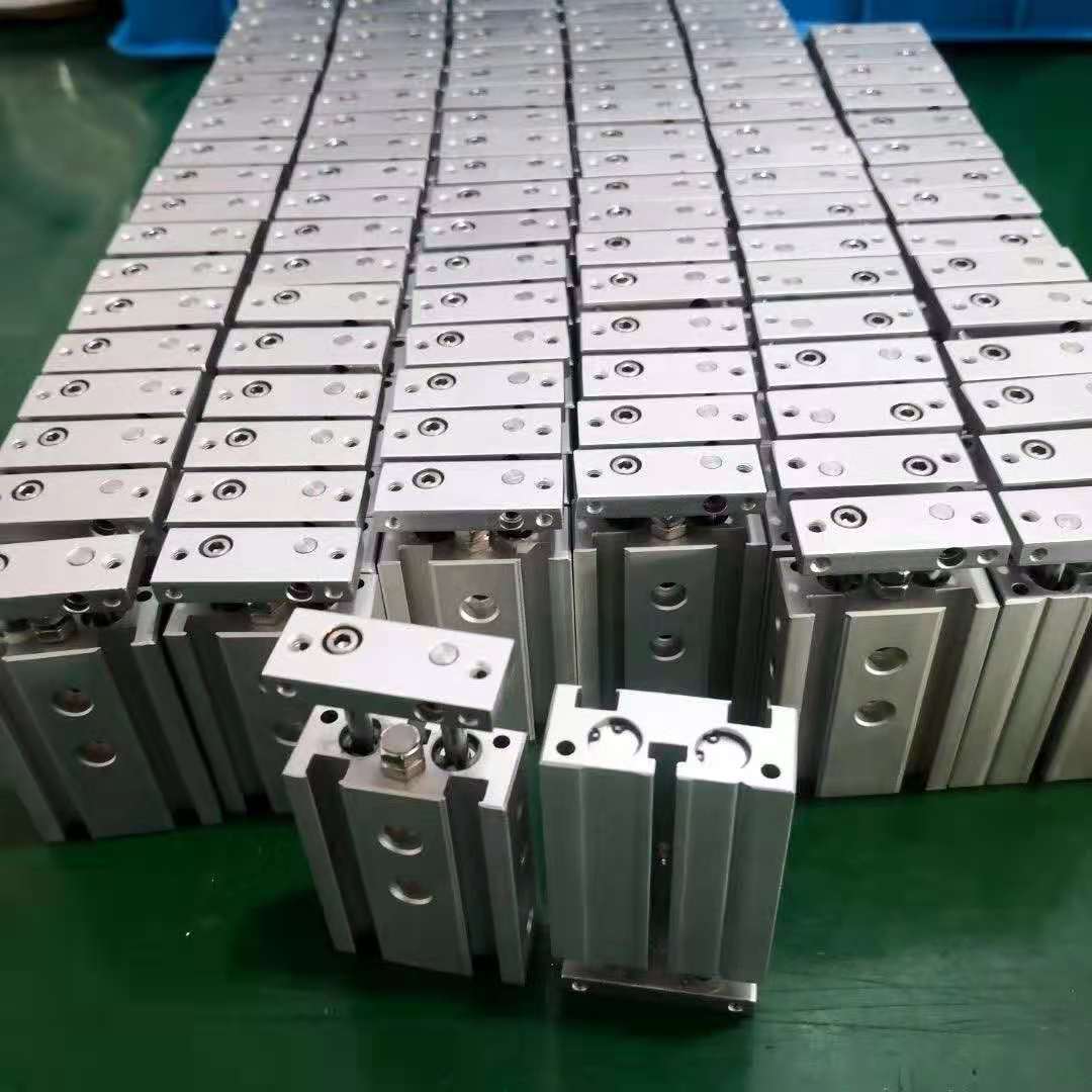 源头工厂DPZ-10/16/20/25/32GF系列双杆双轴气缸双活塞杆气缸