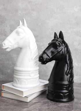 简约现代树脂黑白马头QZO雕摆件塑样板房楼部售客厅装电视柜家居