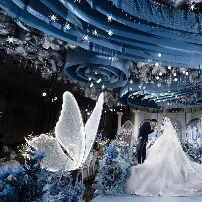 婚庆道具发光蝴蝶翅膀挂件PTSM吊台装饰婚礼台吊灯T铁艺路顶舞引