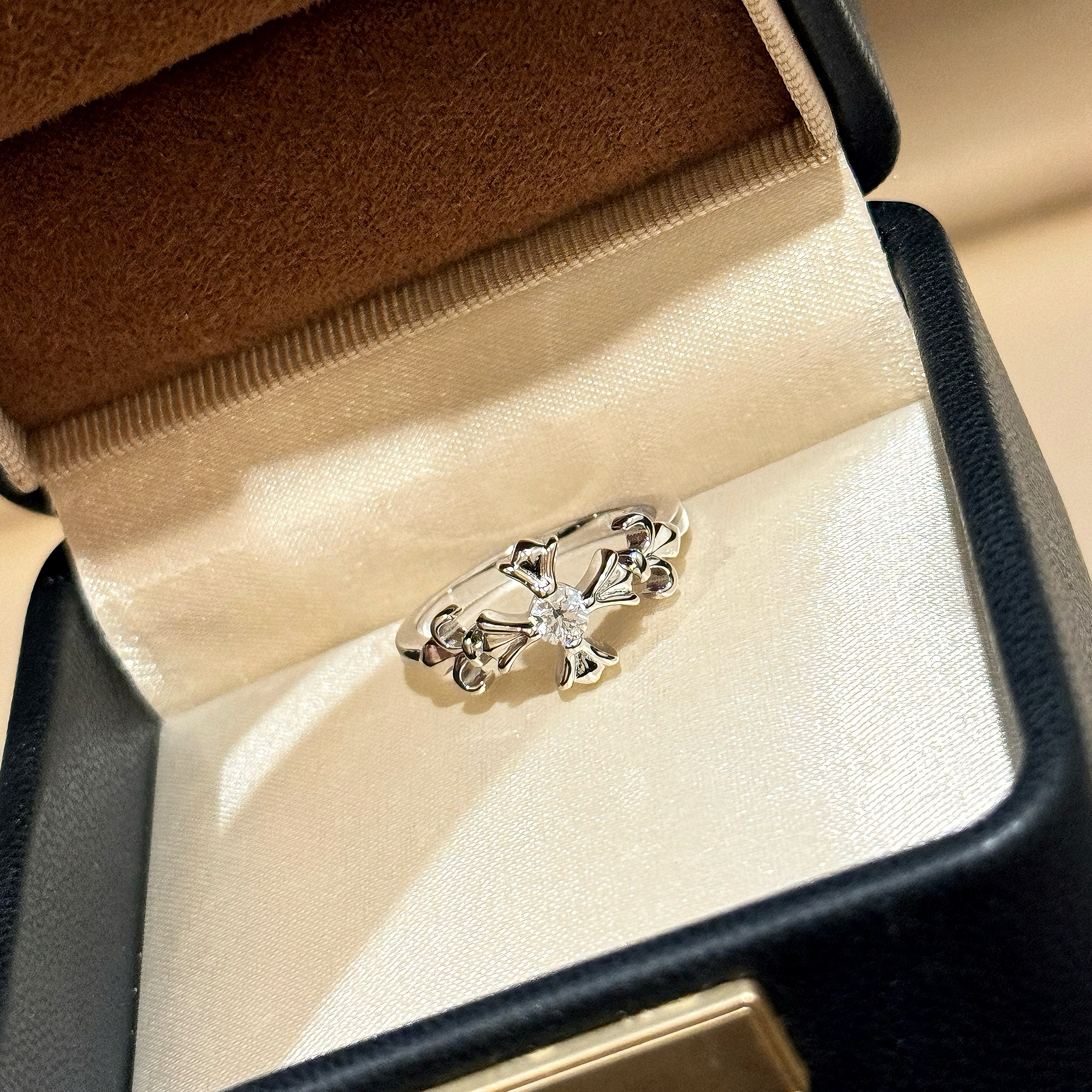 精工S925纯银轻奢十字架鸢尾花戒指女小众设计叠戴细款食指戒个性