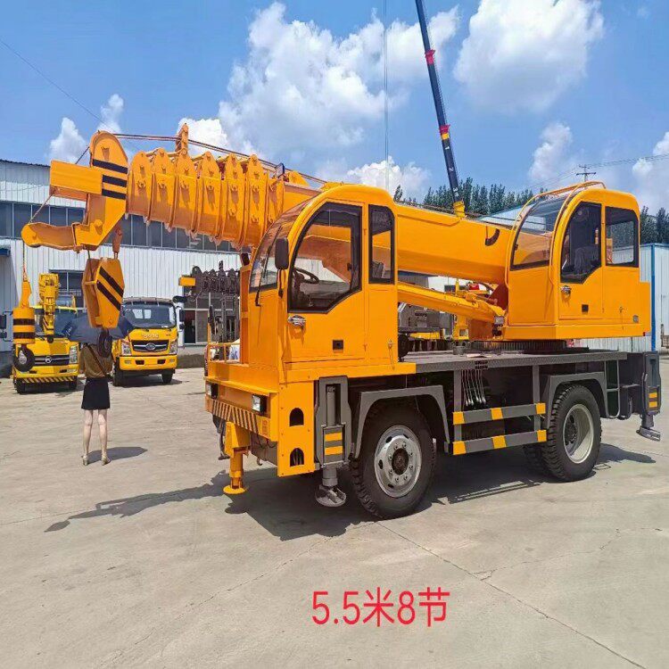 5.5米8节吊车 液压起重吊车 12/16吨小型吊车