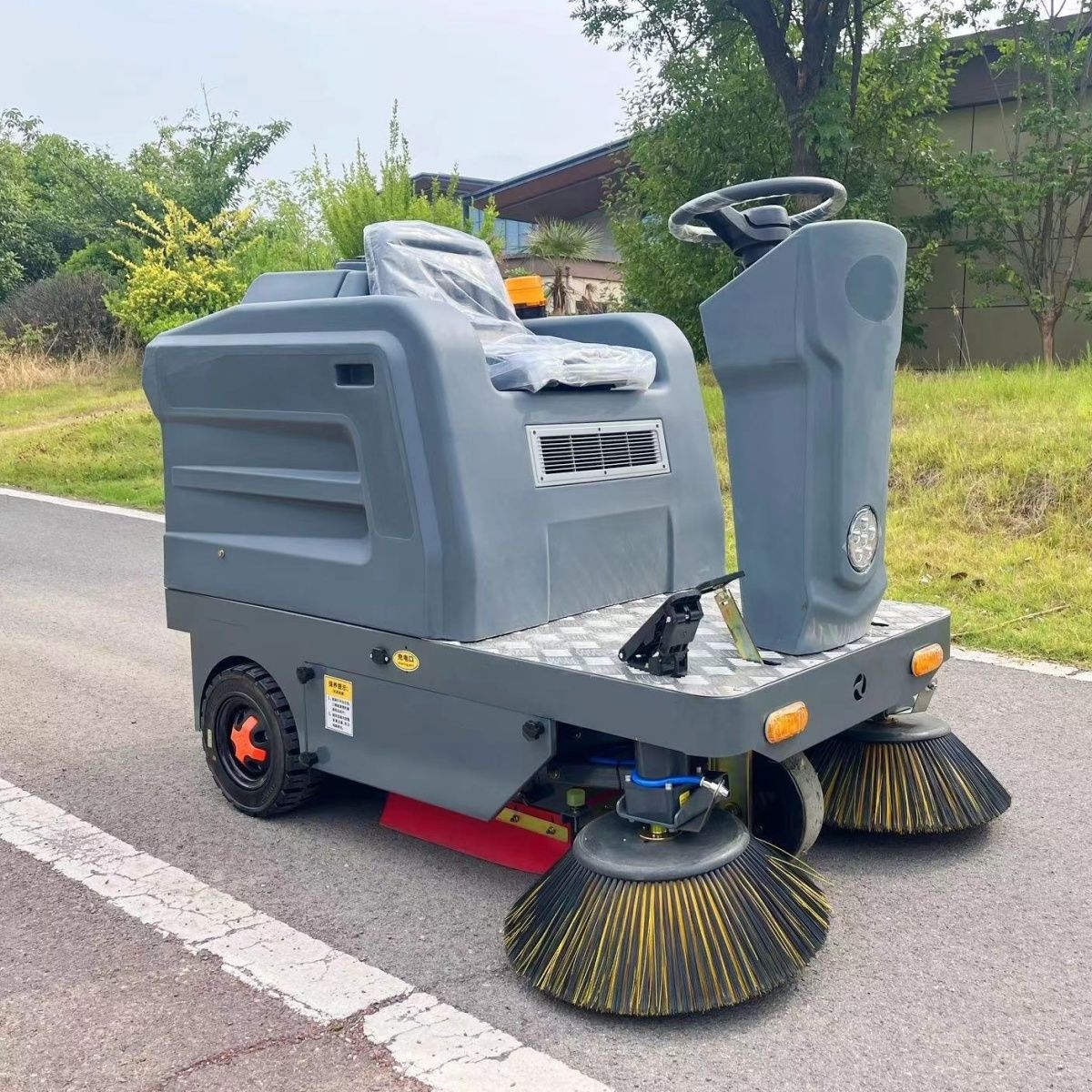电动扫地车清扫车环卫小区物业清洁工厂车间道路吸尘扫路车扫地机