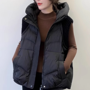 黑色羽绒马甲女带帽子欧洲站2025年新款白鸭绒冬季外穿中长款马夹