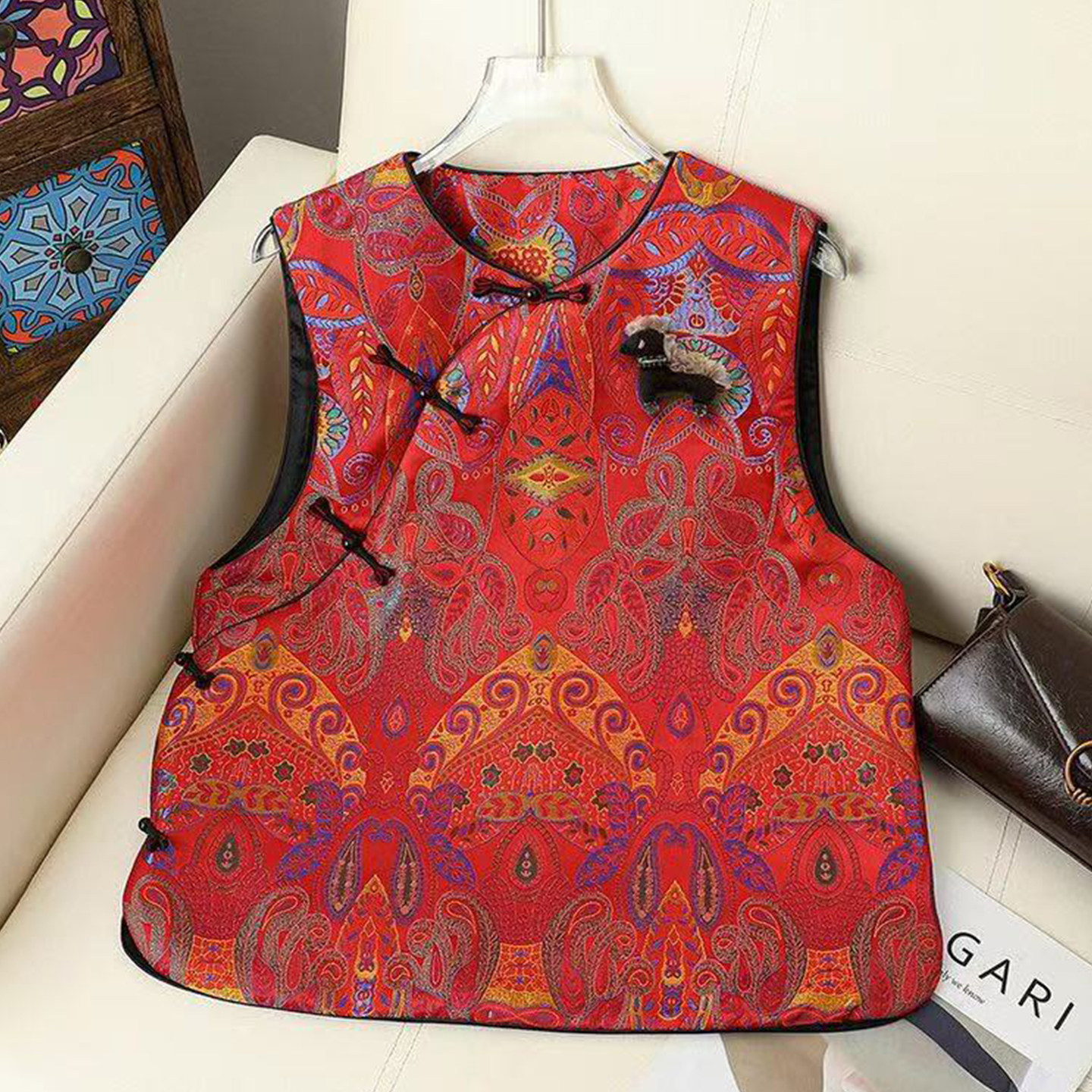 新中式国风盘扣圆领无袖马甲女红色提花坎肩高级感上衣,女装/女士精品,马夹,淘宝优惠券,粉丝福利购,淘宝优惠卷