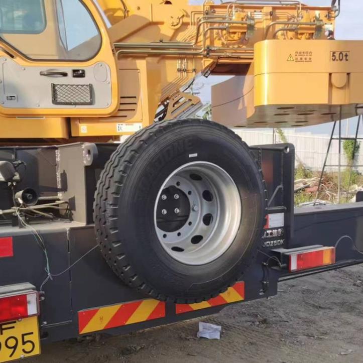 徐工吊车配件 后尾灯 25K5F K5D后尾灯 煞车灯 后转向灯