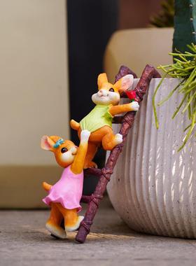 可爱兔子摆件动物爬梯子花盆挂件花园庭院壁挂幼儿园造景鱼缸装饰