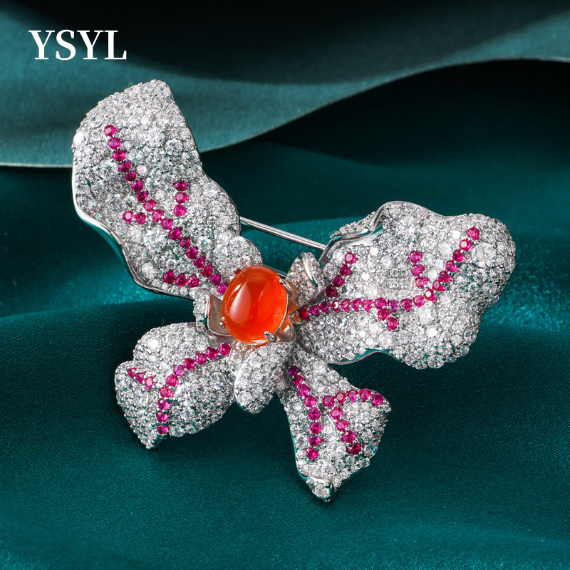 雅仕雅乐微镶锆石红刚蝴蝶胸针精致花朵奢华大衣优雅西装配饰胸花,饰品/流行首饰/时尚饰品新,胸针,淘宝优惠券,粉丝福利购,淘宝优惠卷