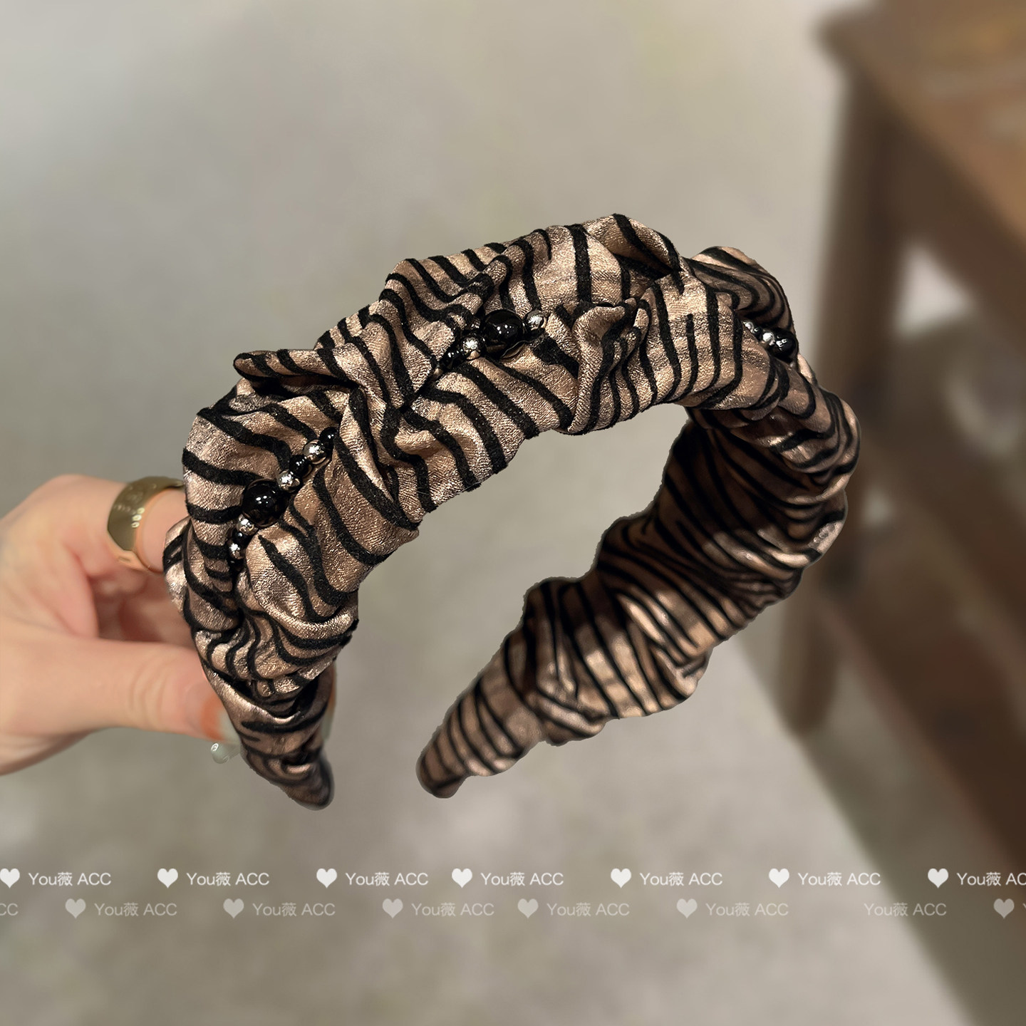 复古气质斑马纹丝绒发箍高级感圆珠百搭日常头箍发饰秋冬新款发卡,饰品/流行首饰/时尚饰品新,发饰,淘宝优惠券,粉丝福利购,淘宝优惠卷