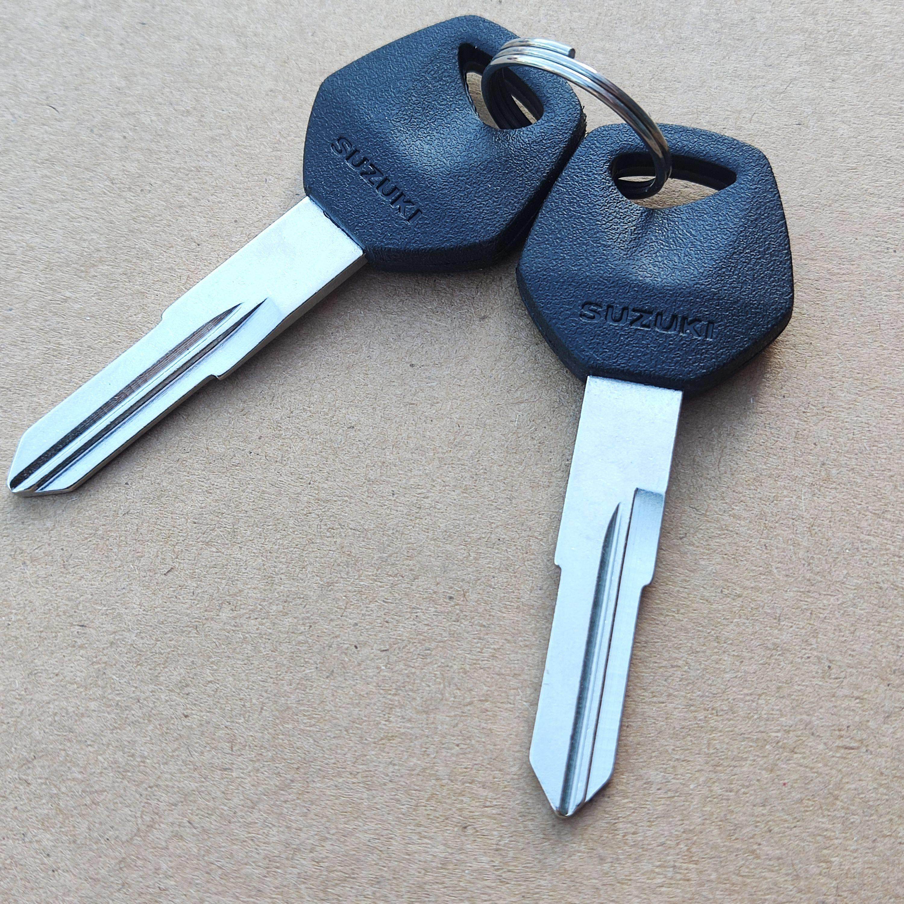 适用轻骑铃木酷飚QS150-9复古摩托车钥匙坯钥匙模钥匙胚