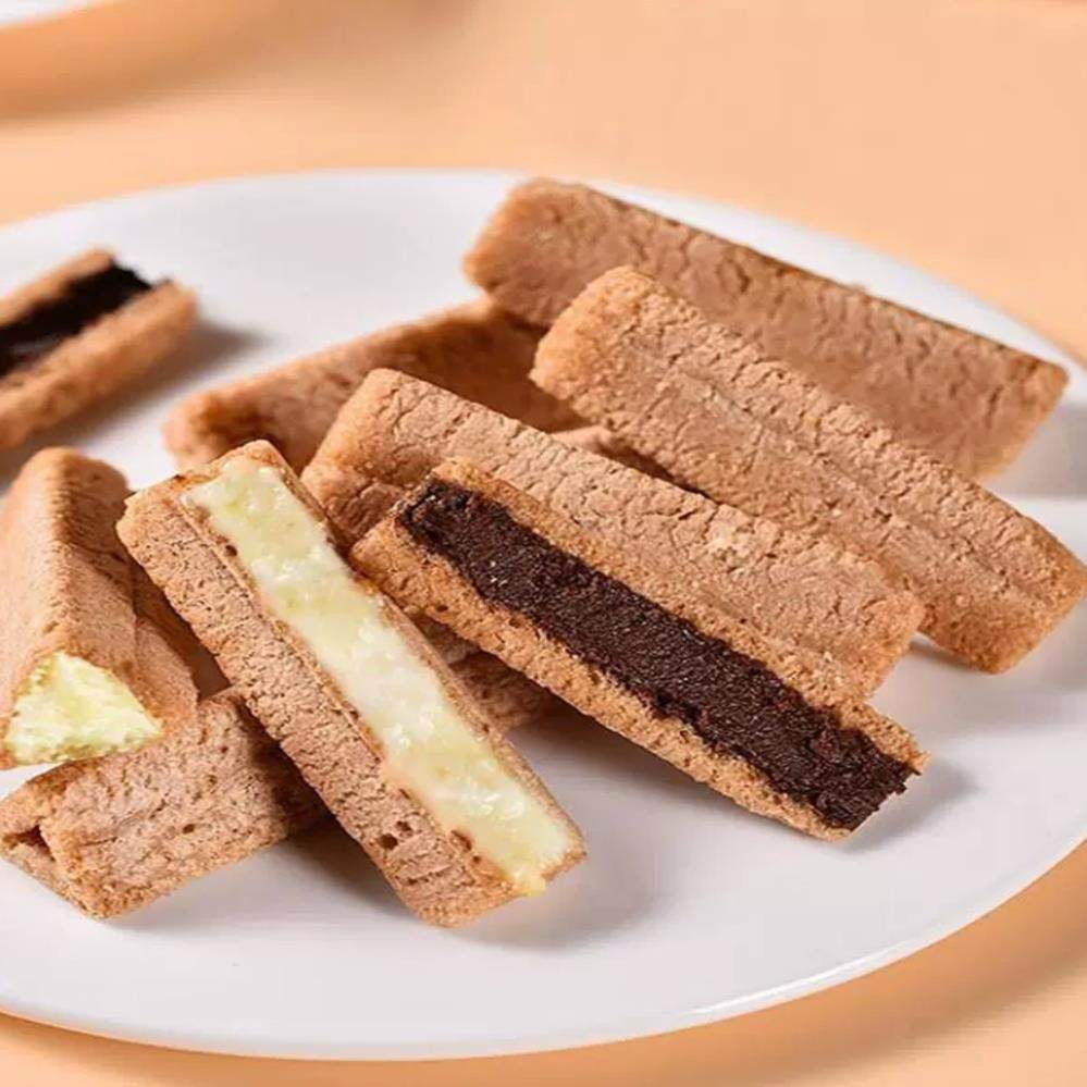 熔岩金字塔巧克力夹心威化饼干三角酥网红休闲零食,零食/坚果/特产,膨化食品,淘宝优惠券,粉丝福利购,淘宝优惠卷