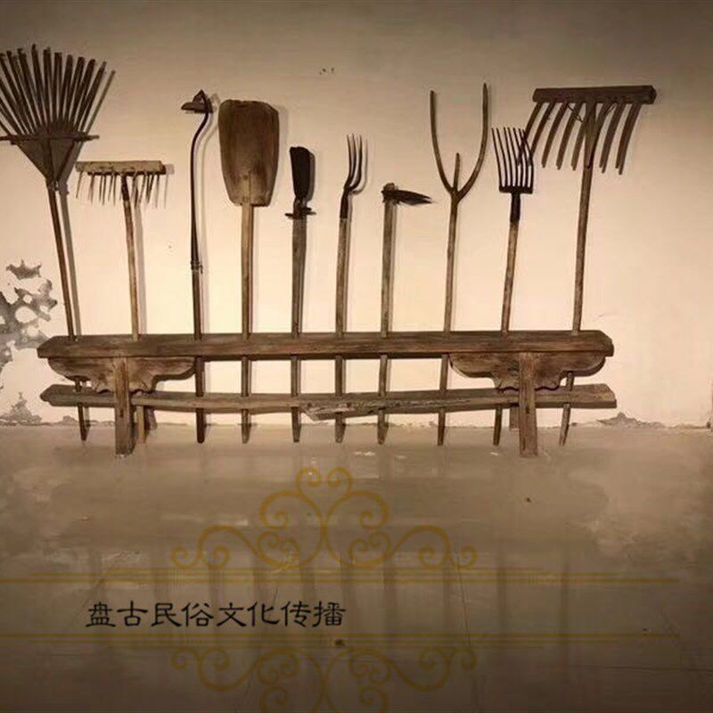 民俗怀旧老农具镰刀扁担木杈连枷木耙铁楸锄头农耕工具展示老物件