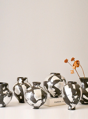 现代诧寂黑银跳刀小陶瓷花瓶新中式样板间软装家居小花插摆件