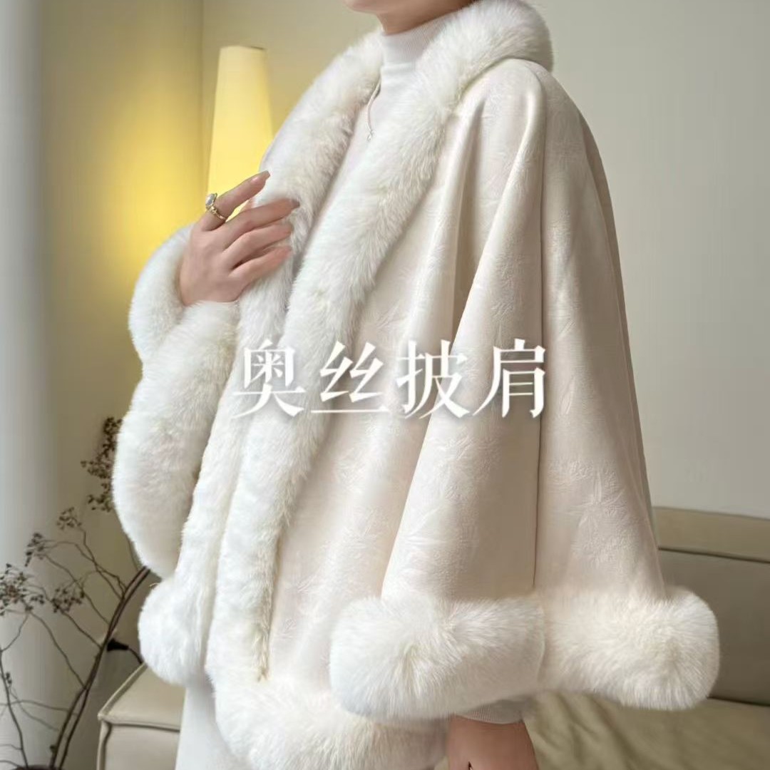 新款旗袍披肩优雅百搭披风加厚秋冬季民国风毛绒厚斗篷厂家