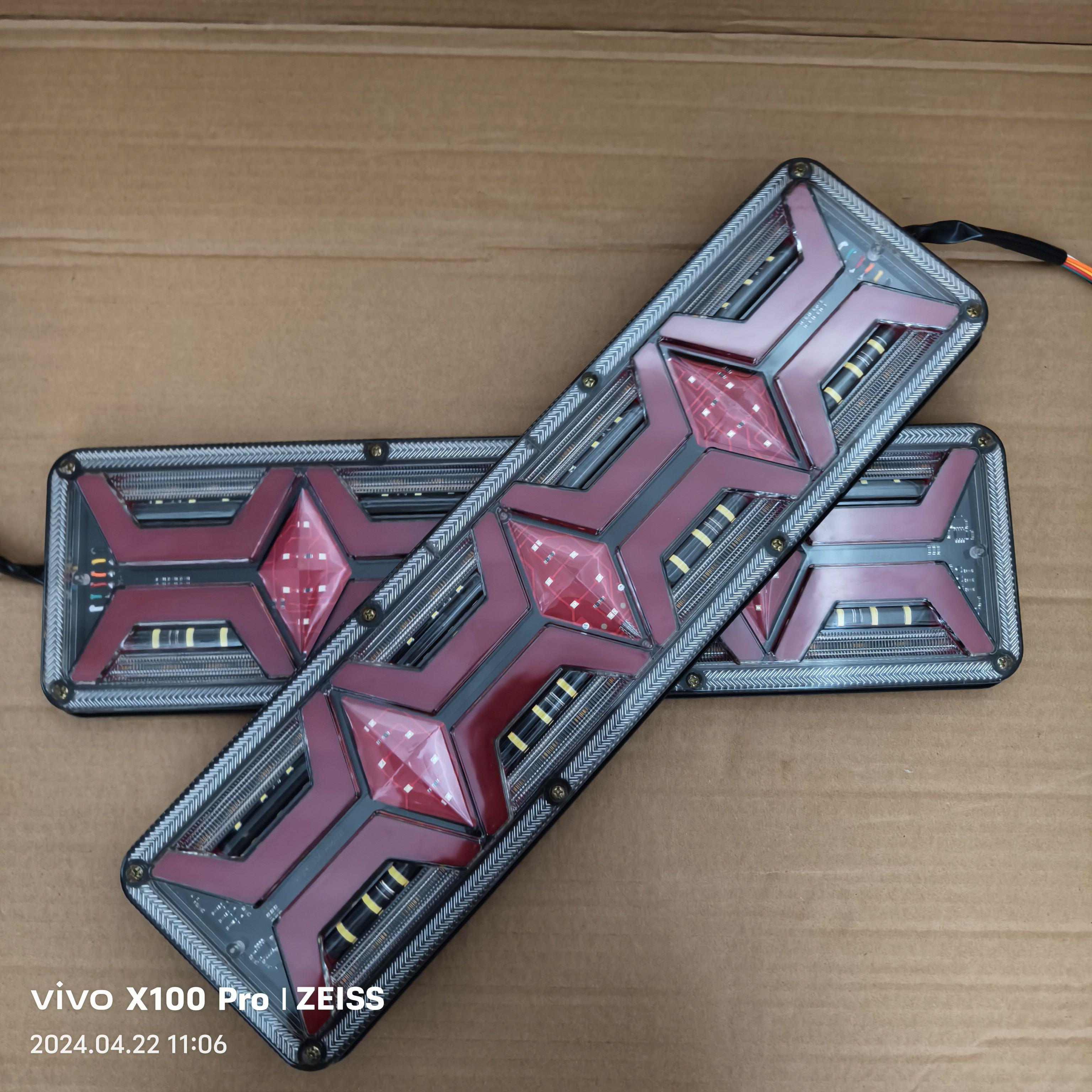 大货车后尾灯24vLED流水转向超亮防水挂车卡车通用电子后尾灯总成