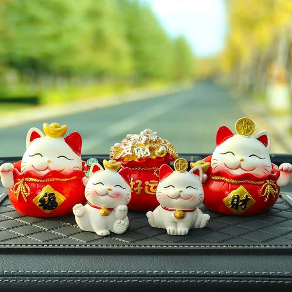 唐艺招财猫汽车树脂摆件可爱创意卡通公仔招财猫车载内装饰品发