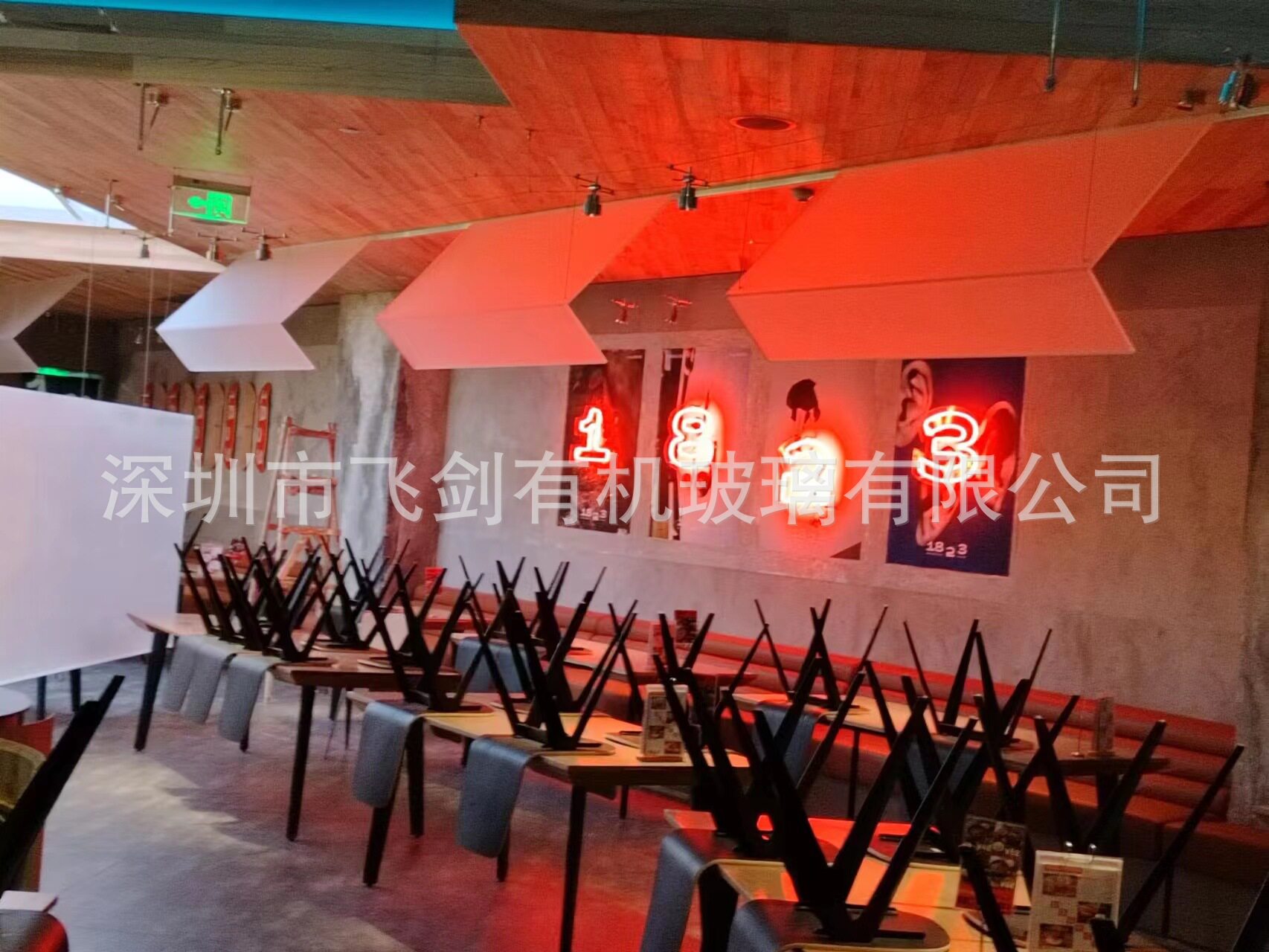 亚克力制作超大尺寸磨砂透明屏风隔断装饰走廊过道摆件