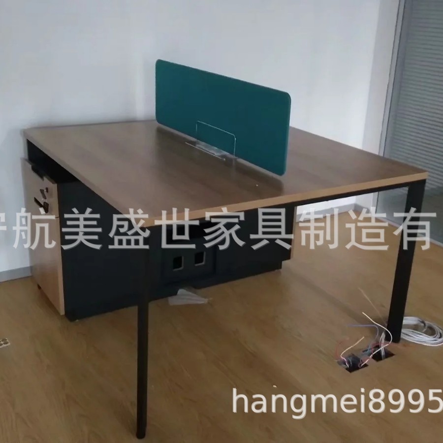 沈阳办公家具职员办公桌简约现代屏风工位多人位组合钢架员工桌椅