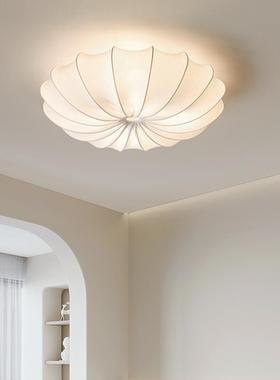 1法式奶油布艺I吸顶房灯简约书风中古卧室68855灯白色衣帽间客厅