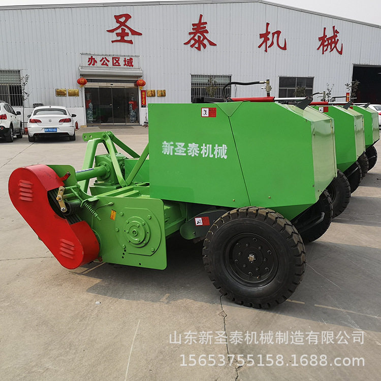 小型玉米秸秆行走收割粉碎打包机