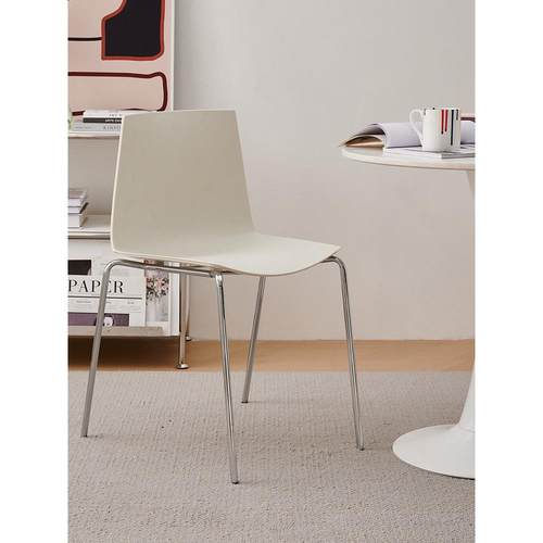 北欧餐椅可堆叠靠背椅轻奢家用简约加厚塑料椅子创意培训洽谈椅