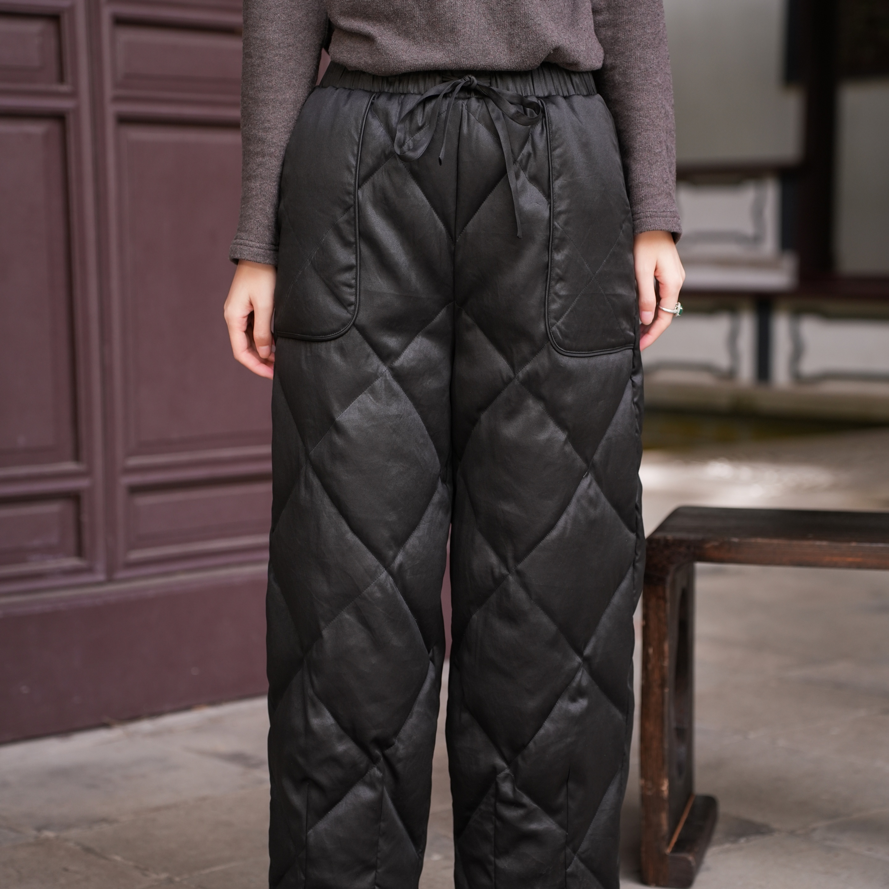 【26MM香云纱 90白鹅绒】觅萝香冬 素绉缎 橡筋腰抽绳 镰刀羽绒裤