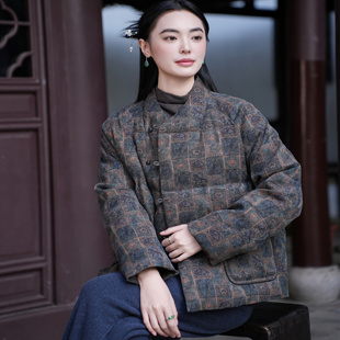 【35MM香云纱 90白鹅绒】重磅提花绢纺老料 方胜纹珠扣短款羽绒服