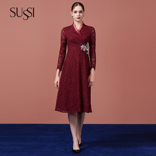 SUSSI/古色春秋新款轻奢新年红装气质蕾丝连衣裙女高级感礼服