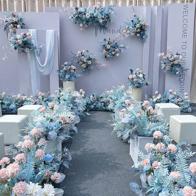 新婚礼蓝色和粉色地板插花模拟丝绸花成品装饰桉树插花舞台婚礼道