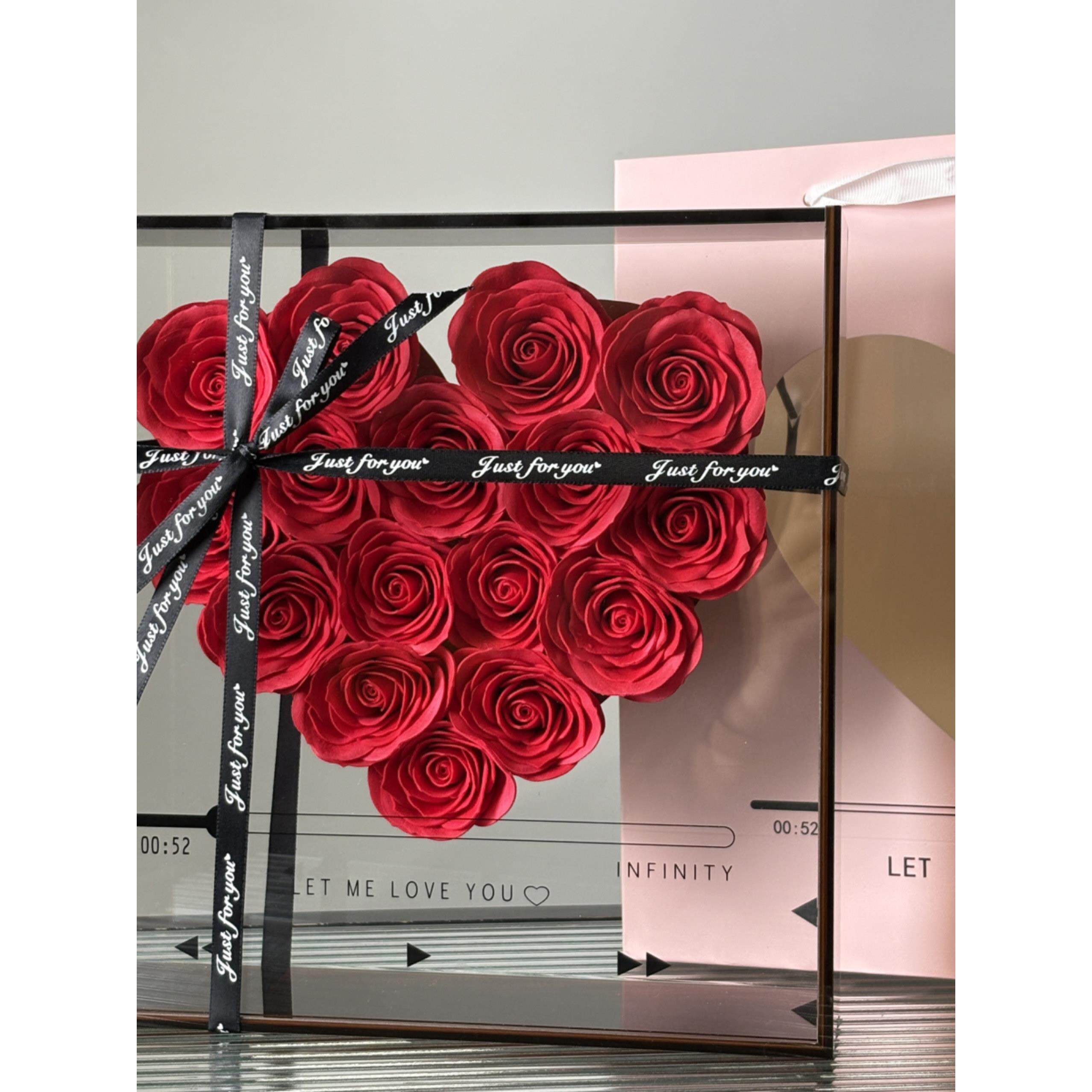 永生花玫瑰花摆件爱的CD亚克力礼盒香皂花创意送女朋友生日礼物