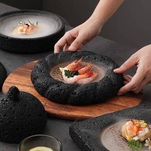 日式创意酒店餐具岩石意境寿司盘牛排盘餐盘黑色圆形火山石盘子