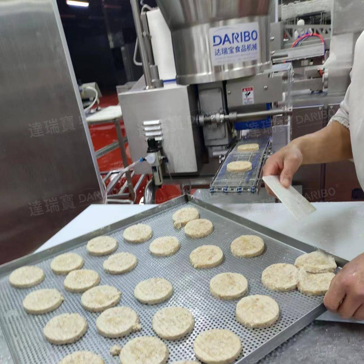 W点心糕点成型机压饼机 流水线生产点心机器工厂大批量点心成型机