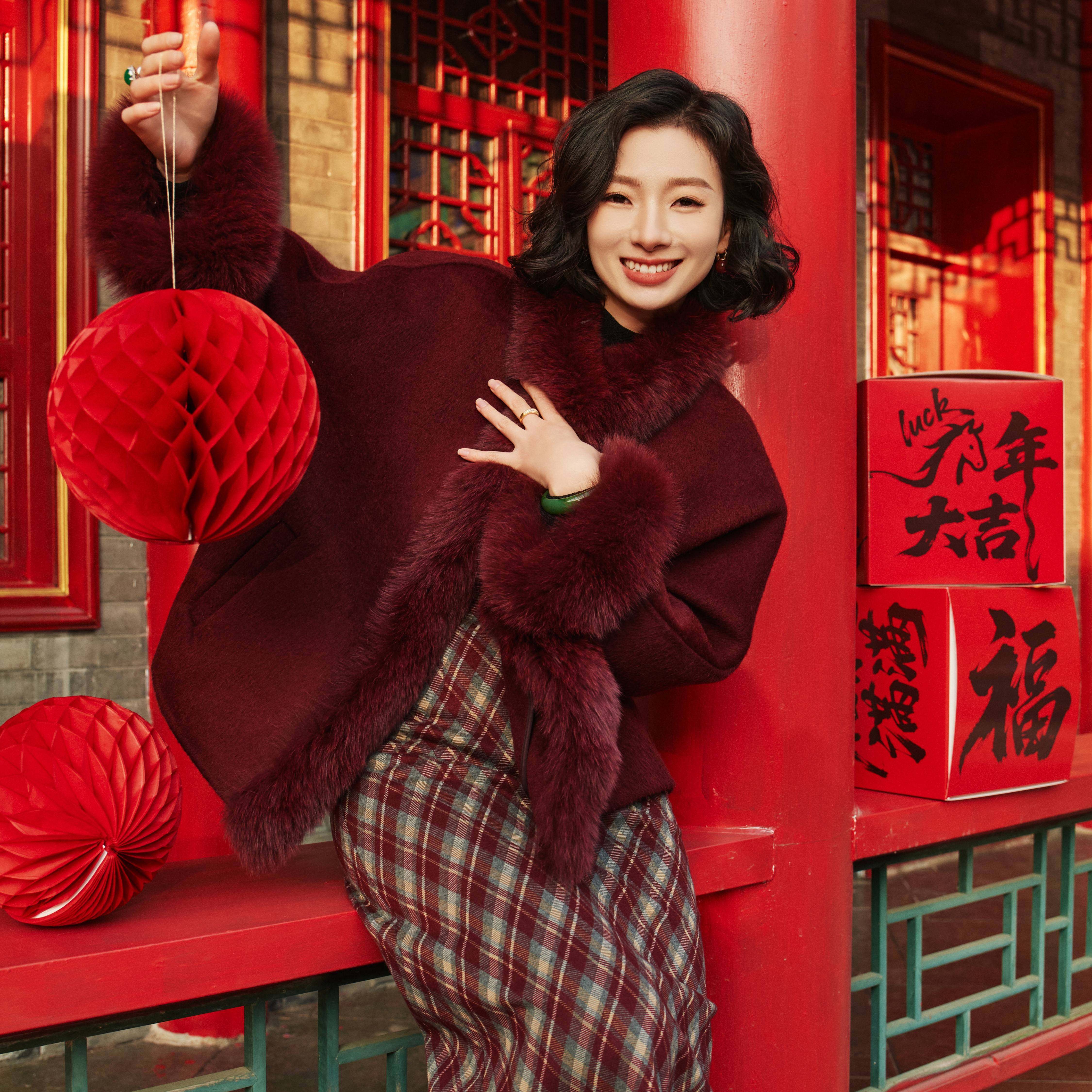 西子/【瑞狐迎新】100羊毛呢狐狸毛时尚短款毛呢大衣女/DYHJ0397