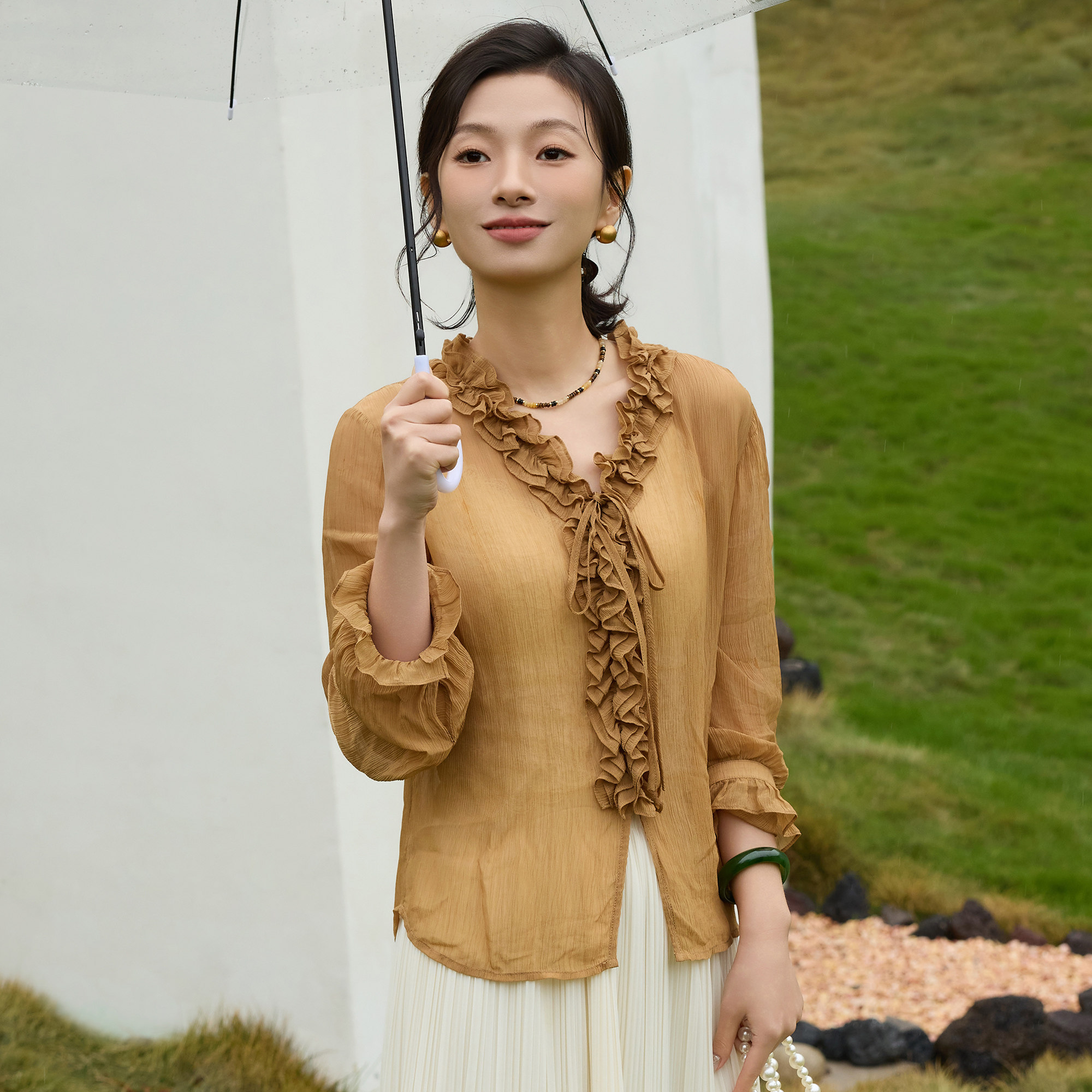 铜氨丝花瓣V领薄纱通勤防晒衬衫