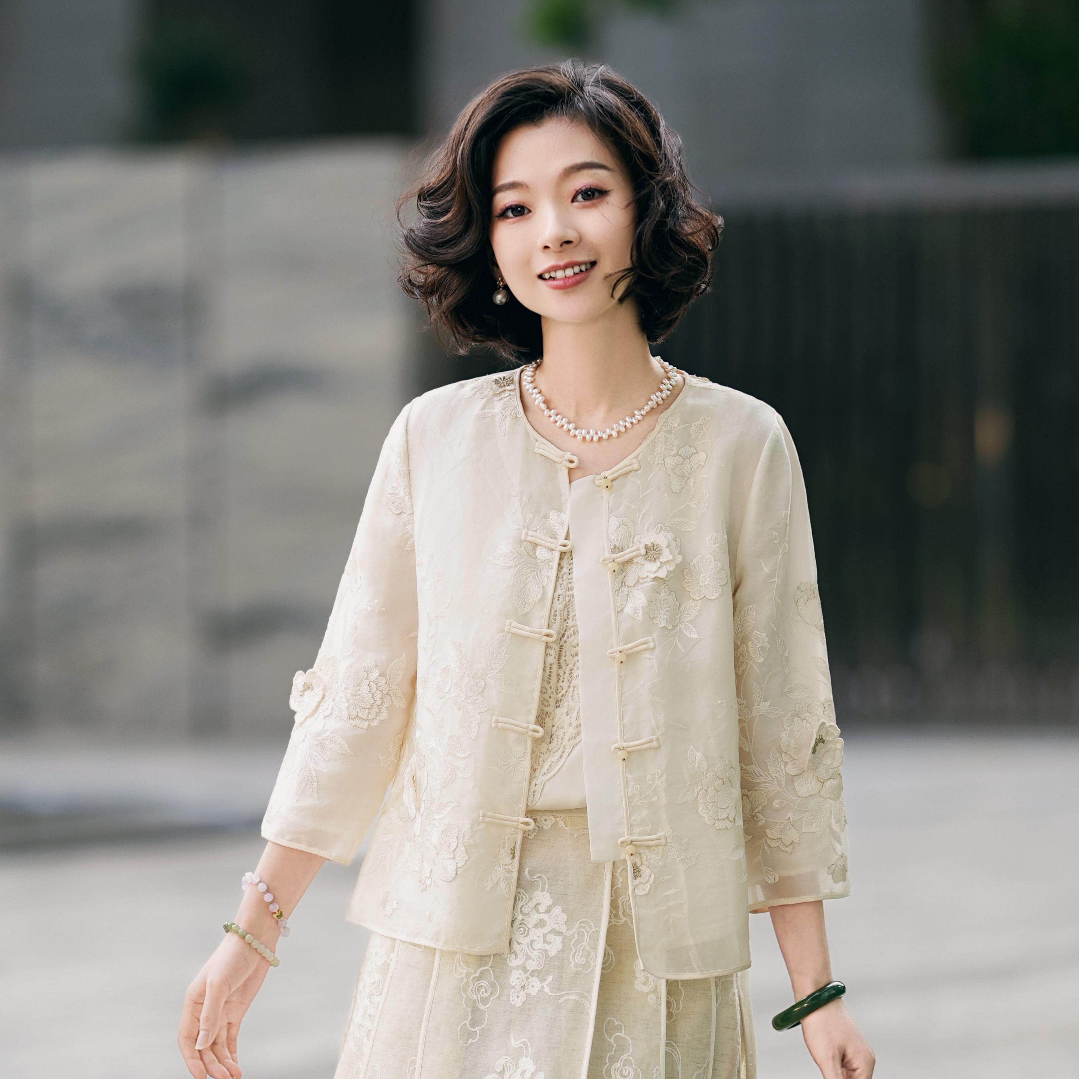 西子/桑蚕丝【白牡丹】欧根纱立体花朵刺绣新中式外套女/WTLZ229