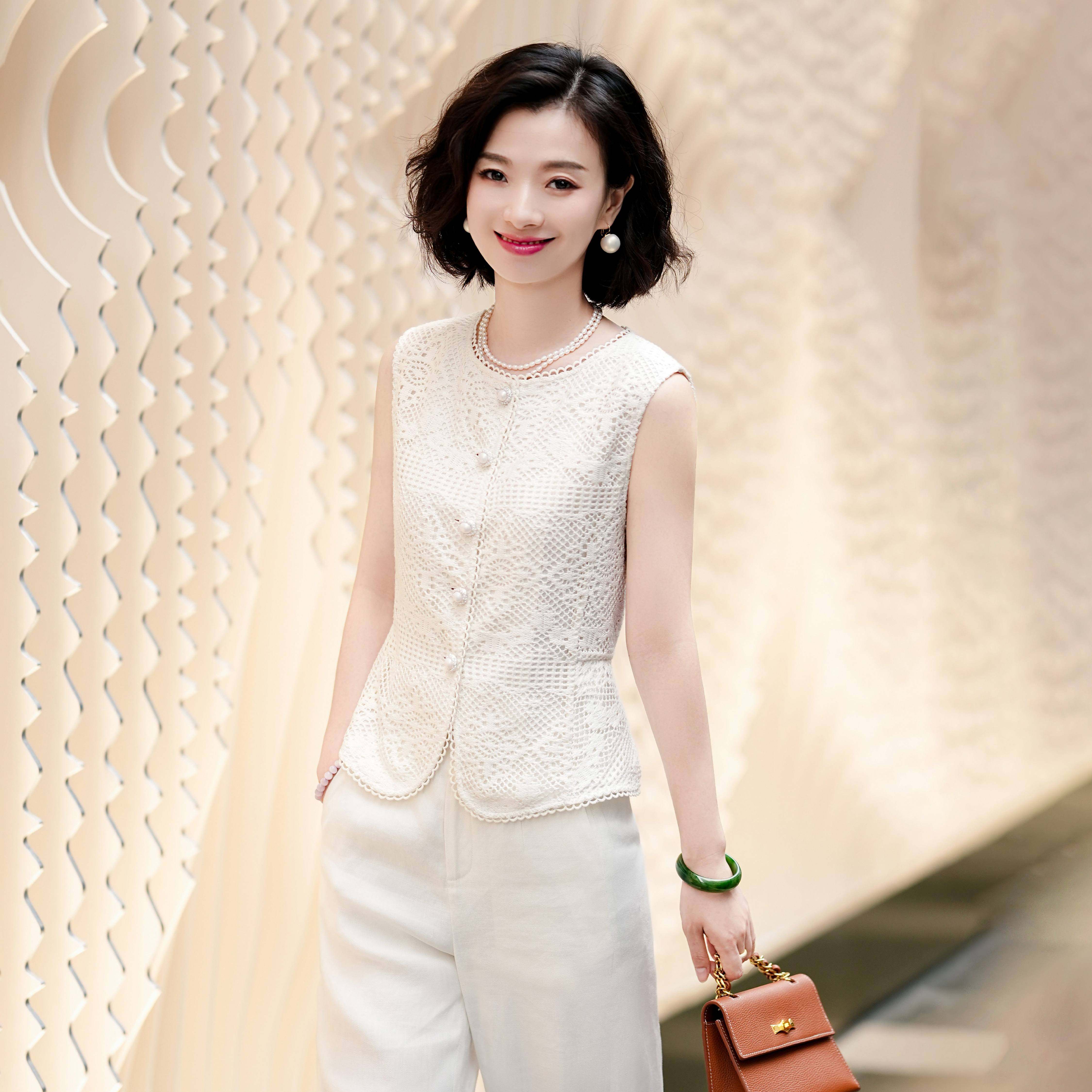西子/【白织小调】精梳棉重工蕾丝钩花休闲小香风马甲/MJTJ183