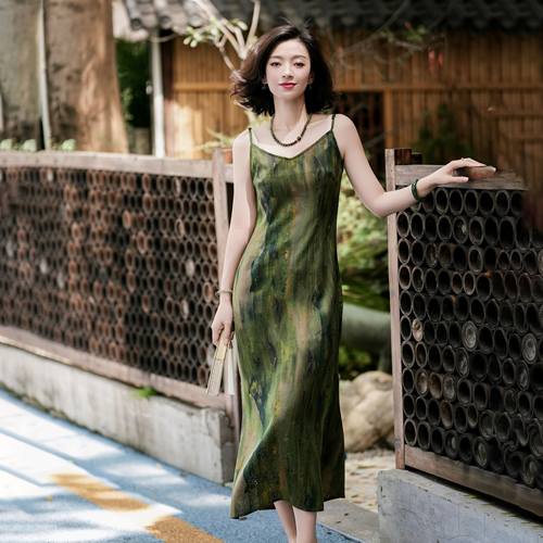 红云纱花瓣领油画绿新中式连衣裙