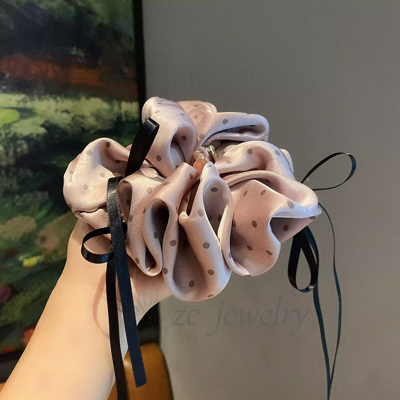 粉色波点缎面大肠发圈水晶蝴蝶结飘带发绳超仙扎发轻奢新款发圈