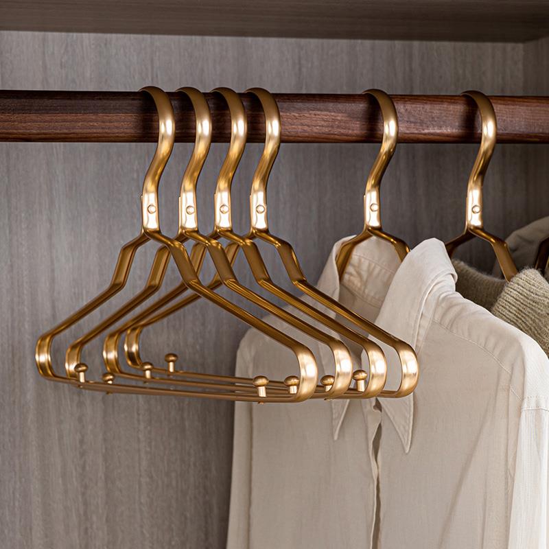 衣架太空铝合金家用防肩角衣架子滑无痕不鼓包晾衣衣服架晒挂衣架