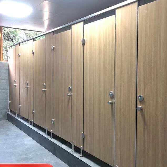 公共厕所隔断卫生间隔墙板抗倍特防水上海学校铝蜂窝不锈钢门挡板