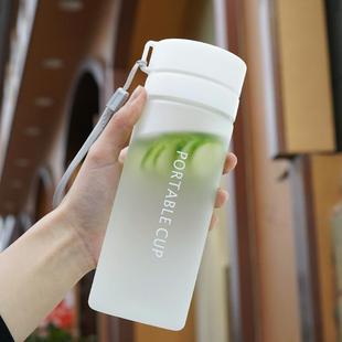 户外运动便携塑料水杯大容量男女生高颜值防摔简约潮流简约水爆款