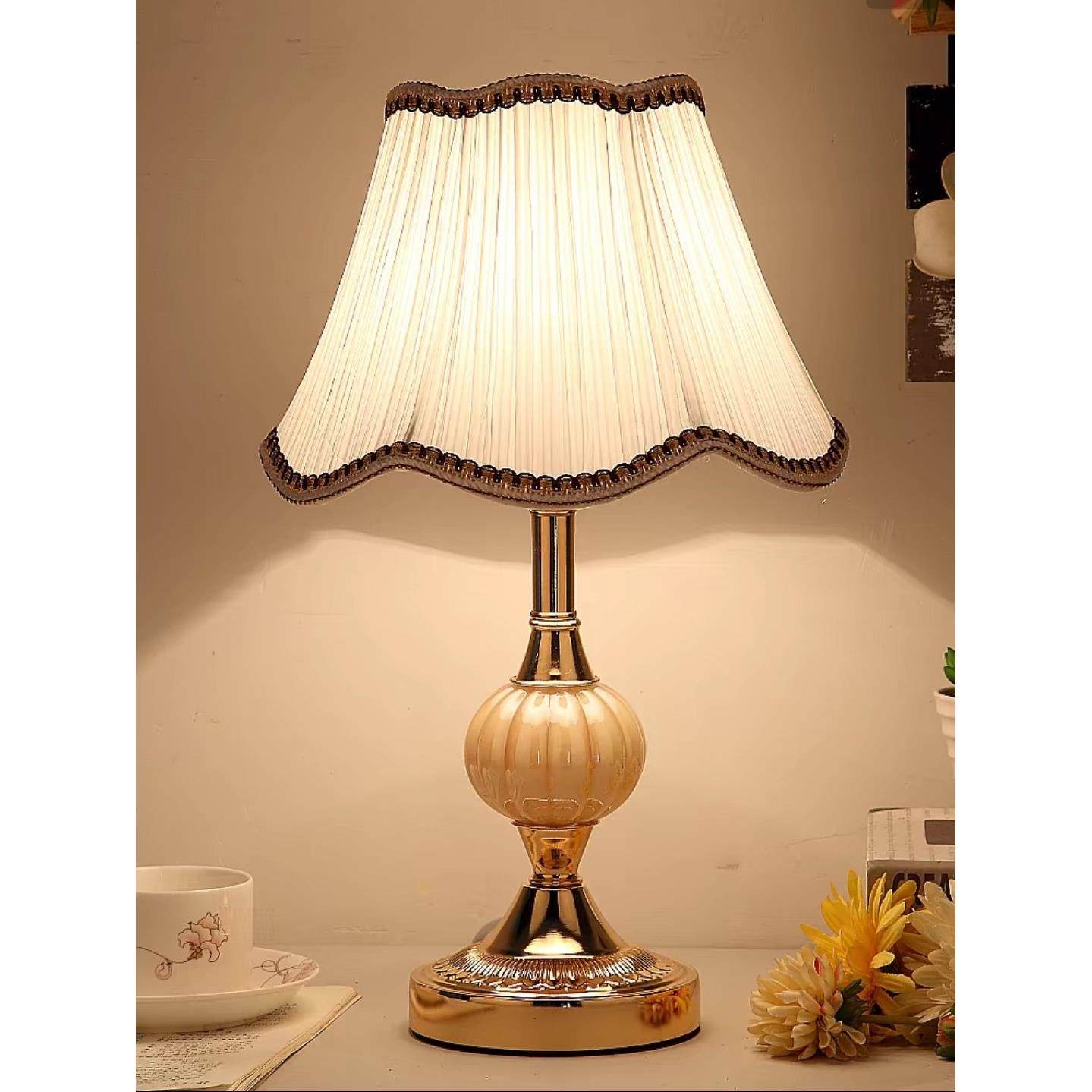 高端氛围感台灯卧室浪漫暖光时尚2024年主卧床头柜台灯可调节亮度