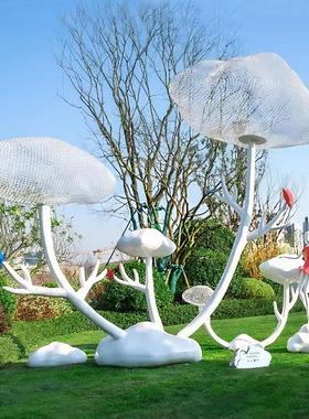 网红云朵秋千户外打卡拍照大摆件玻璃钢雕塑云朵草坪景观气球装饰