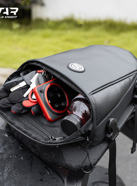 星空骑士机车骑行后座包防水车尾储物包彷赛机车绑带斜挎SKB359