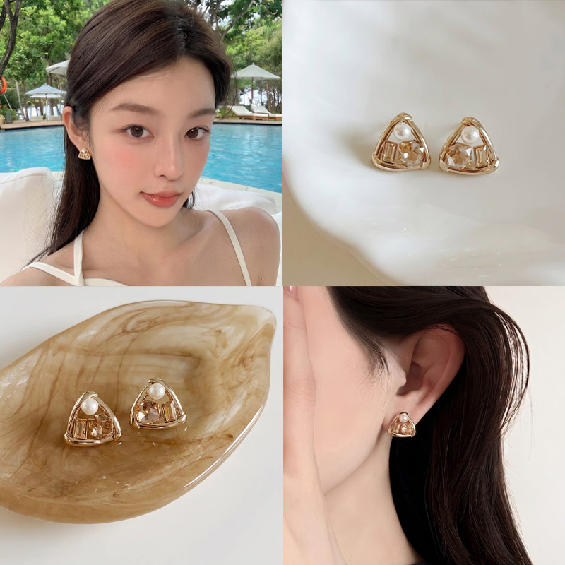 巨好看!超闪镶钻镂空三角形珍珠耳钉独特耳饰品轻奢高级感耳环女