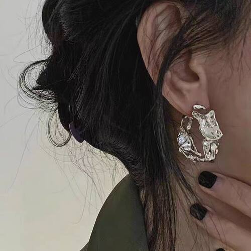 新品2025年高级感不规则液态金属镂空耳圈合集简约百搭耳饰女