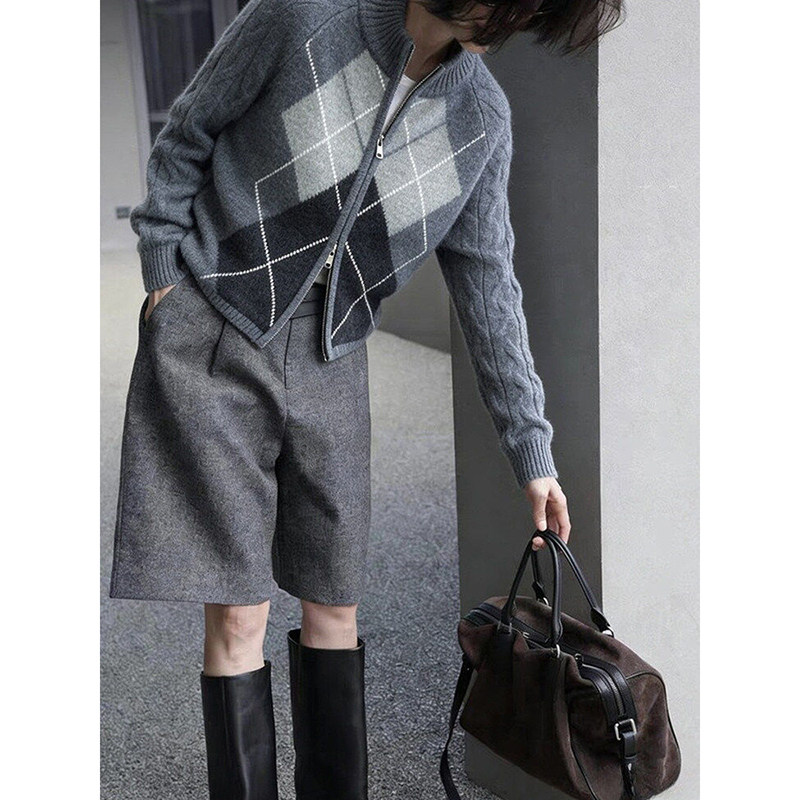 法式复古高级感灰色菱格毛衣外套女春秋老钱风休闲双拉链针织开衫